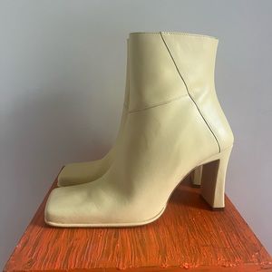 NWT Mango Buttercream Leather Heeled Booties